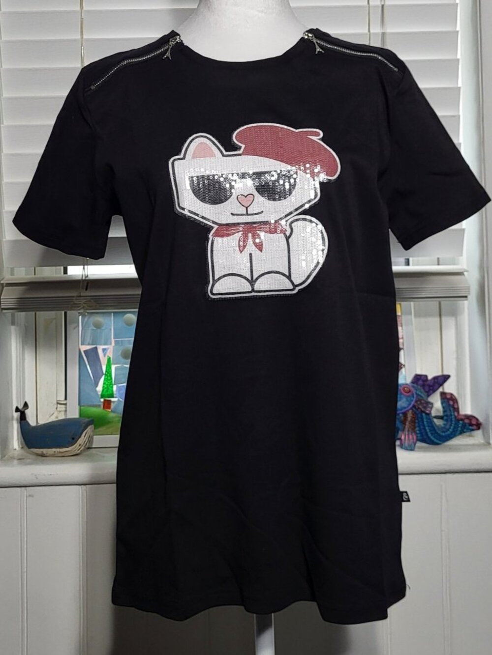 ✨ Rare Karl Lagerfeld Paris Choupette Beret Sequined Graphic Tee ✨